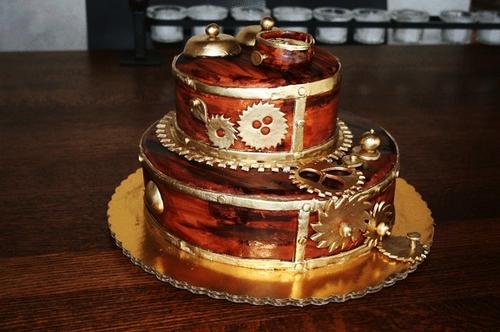 I adore this steampunk wedding cake it's so classy yet it looks so 