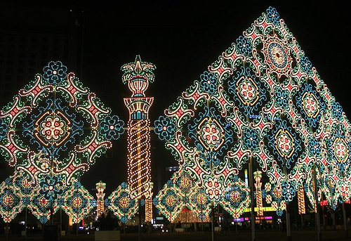 Christmas Light Displays From Around the World - Neatorama