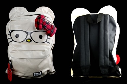 Hello-Kitty-Backpack-with-Ears-Nerd-with-Bow_12045-l-500x333.jpg
